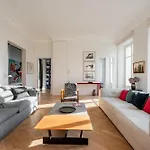 Veeve - Orsay Artistry Lägenhet