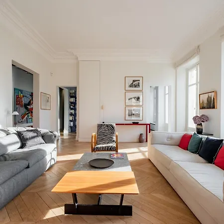 Veeve - Orsay Artistry Apartment